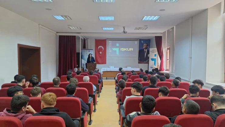 Taşmektep'te Meslek Tanıtım Günü Düzenlendi