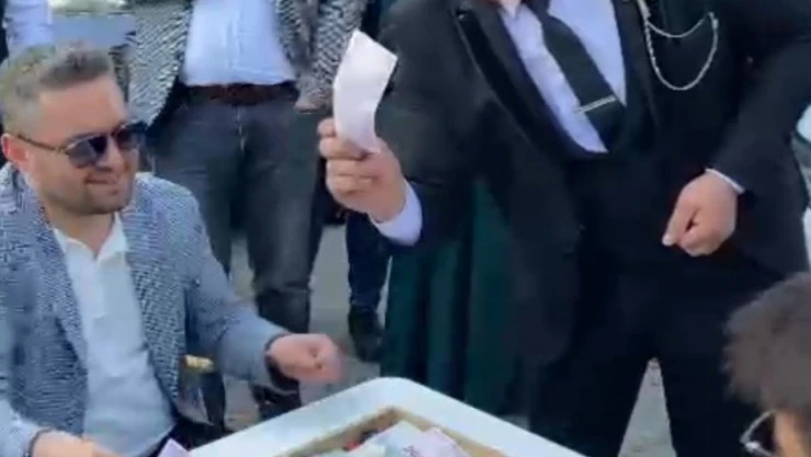 Tavla Masası Kurarak Konvoyun Önünü Kestiler