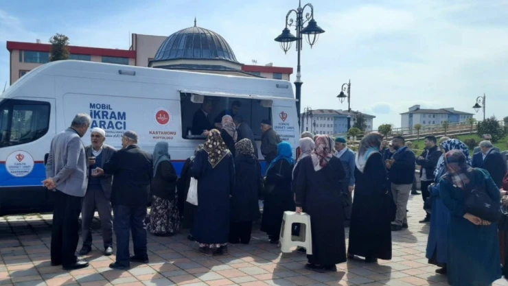 TDV'den Hacı Adaylarına İkram