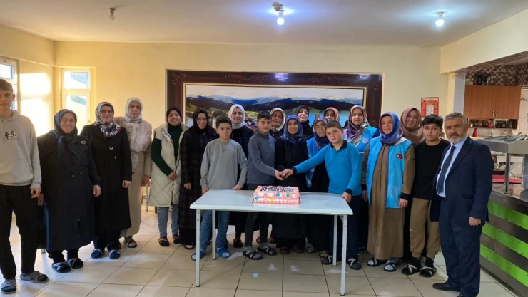 TDV Kadın Gönüllülerinden Ziyaret Ve İkram