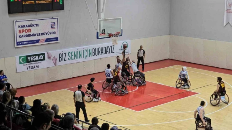 Karabük Demir Kartal: 69 - Galatasaray:84