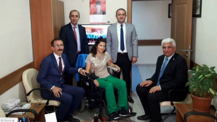 Tekerlekli sandalyeye mahkum kardeşlere devlet eli