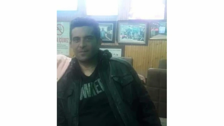 TEM'de sürücü değişimi yaptı, kamyonet çarpmasıyla hayatını kaybetti