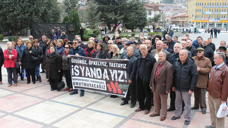 Terörü lanetlediler