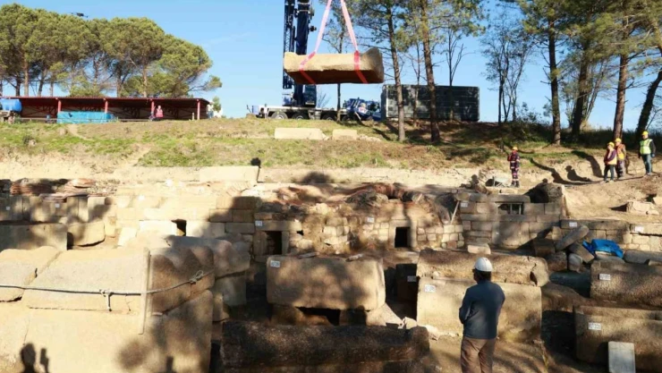 Roma Dönemi Lahitleri Törenle Açıldı