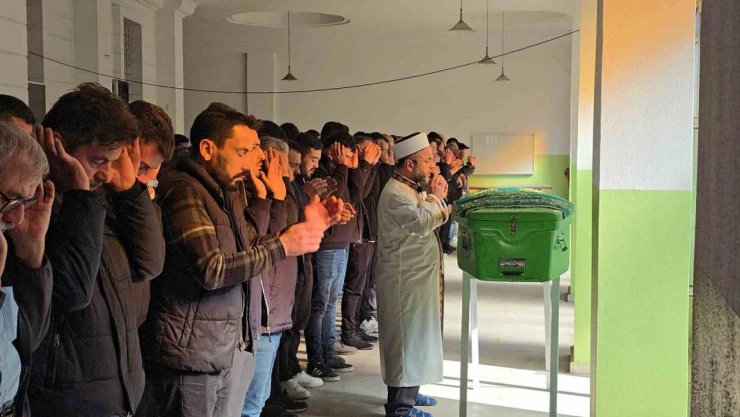 Son Yolculuğuna Uğurlandı