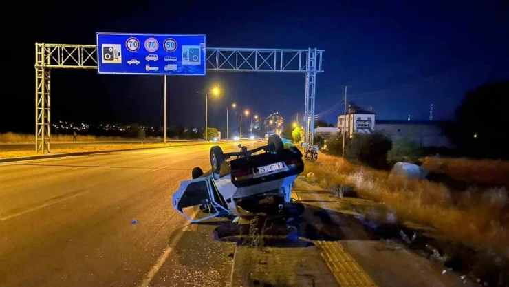Tırın Sıkıştırdığı Otomobil Takla Attı: 1 Yaralı