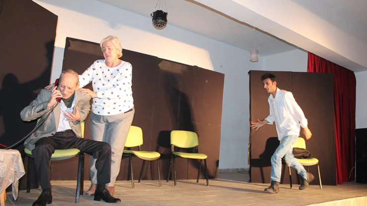 Tiyatro oyunu ile uyuşturucunun zararları anlatıldı