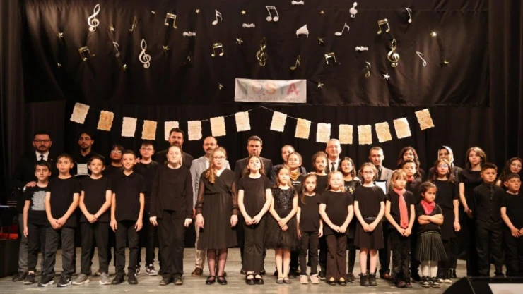 Tosya Bilim Sanat Merkezi'nden Yıl Sonu Sergisi