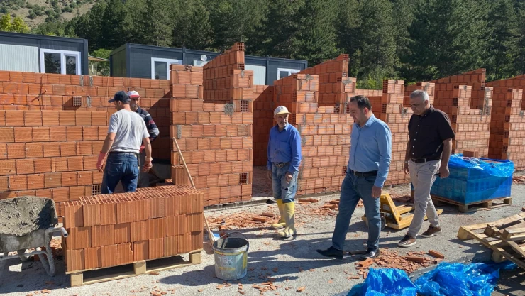 Tosya'da Devam Eden Projeler Sahada Takip Ediliyor