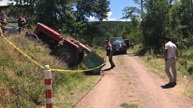 Tosya'da traktör kazası: 1 ÖLÜ, 3 YARALI