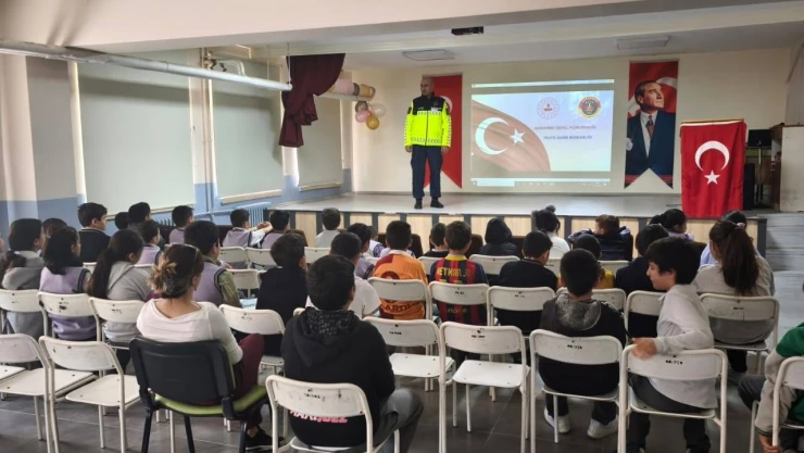 Trafik Eğitimleri Sürüyor