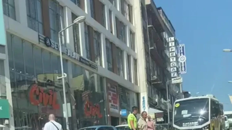 Trafik polisinden örnek davranış