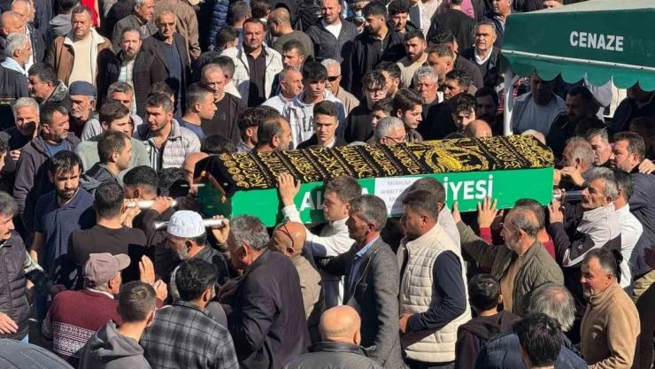 Traktör Tamir Ederken Ağır Yaralanan Genç Öldü