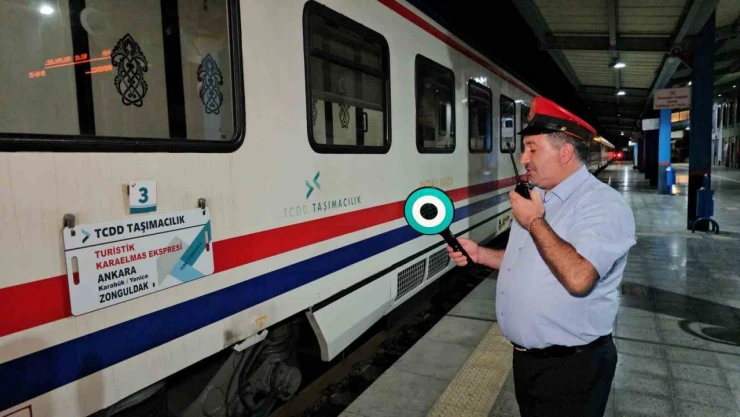 Turistik Karaelmas Ekspresi Hareket Etti