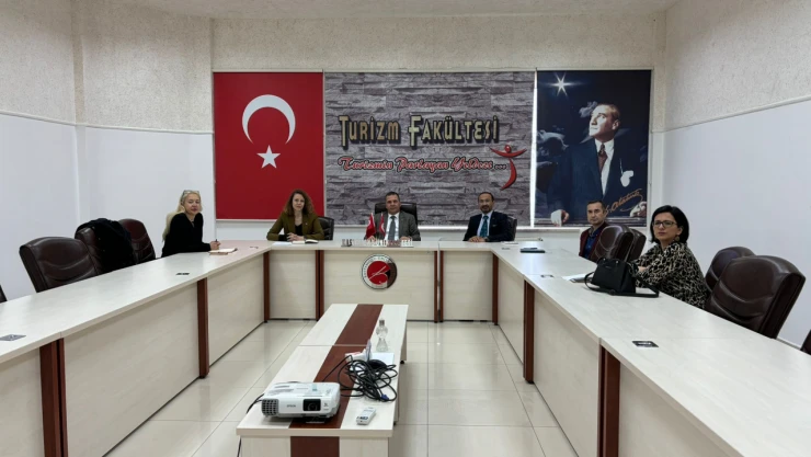 Turizm Fakültesi'nde İç Paydaş Toplantısı Gerçekleştirildi