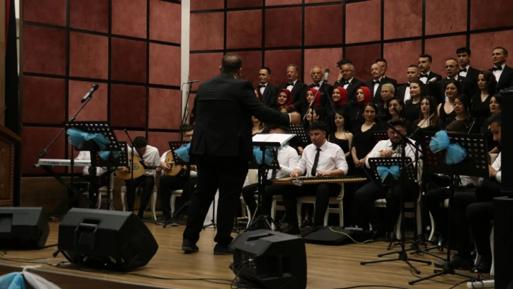 Türk Müziği Korosu'ndan ihtişamlı konser
