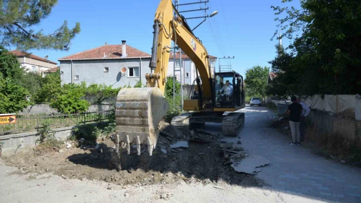 Türkeli'de Sıcak Asfalt Çalışmaları Başladı