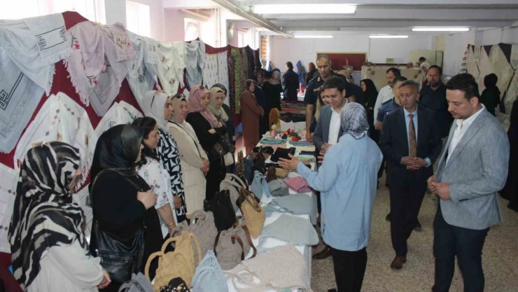 Türkeli'de Yıl Sonu Sergisi