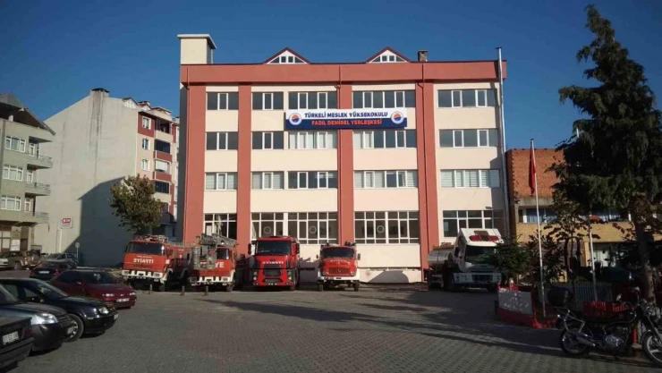 Türkeli MYO'da Yüzde 100 Doluluk