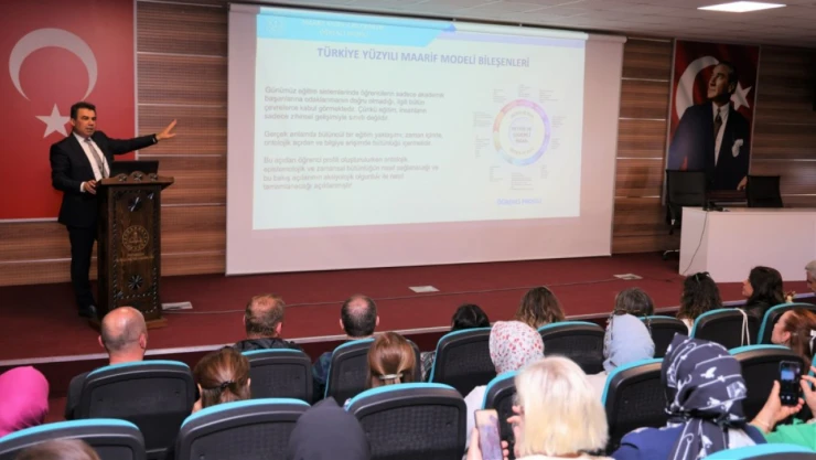 Türkiye Yüzyılı Maarif Modeli Bilgilendirme Toplantısı Gerçekleştirildi
