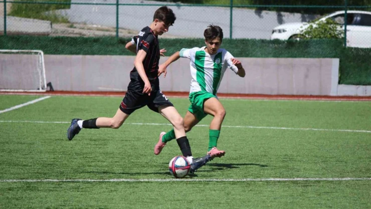 U16 Türkiye Şampiyonası Maçları Karabük'te Devam Ediyor