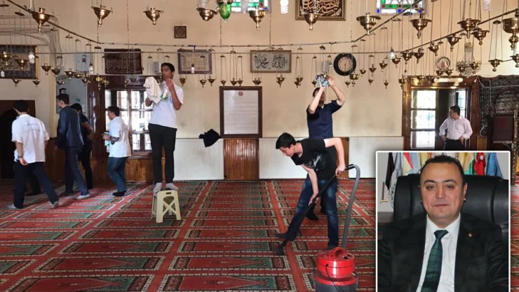 Ülkü Ocağı camileri temizledi