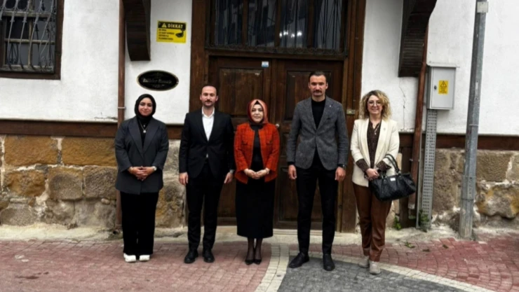 Ülkü Ocakları'ndan Yeşilay'a Ziyaret