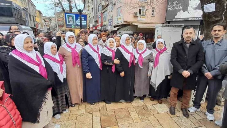 Umre Yolcuları Dualarla Uğurlandı