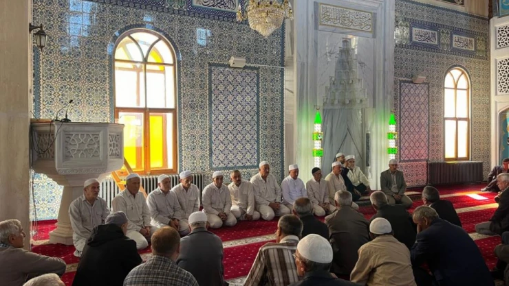 Umreciler kutsal topraklara uğurlandı