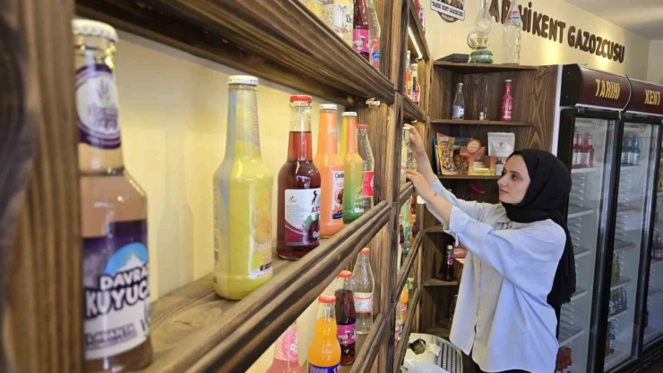 Nostaljik Gazoz Dükkanı Ziyaretçileri Geçmişe Götürüyor