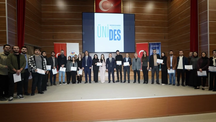 ÜNİDES Başarı Belgeleri Verildi