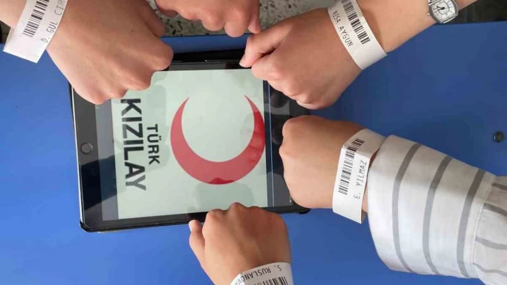 Türk Kızılayı'na Örnek Olacak Destek