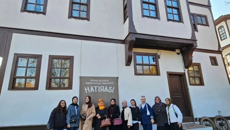 Üniversiteli Gençler Sinop'un Kültürel Değerlerini Yerinde Keşfetti