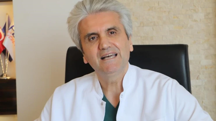 Ünlü Estetikçiden Erkeklere Göğüs Büyümesi Uyarısı