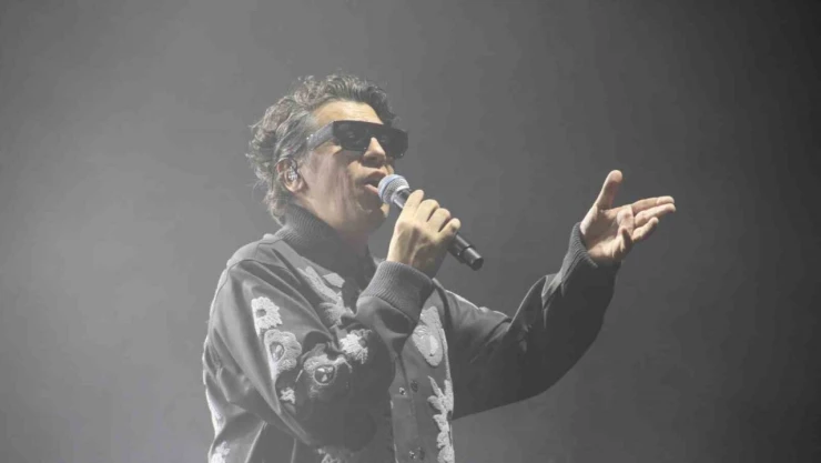 Ünlü Sanatçı Ersay Üner ÇAKÜ'de Sahne Aldı