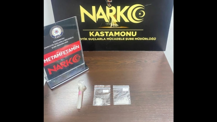 Uyuşturucudan Aranıyordu, Uyuşturucuyla Yakalandı!