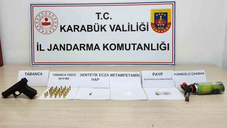 Uyuşturucuyla Yakalanan 8 Kişiden 3'ü Tutuklandı