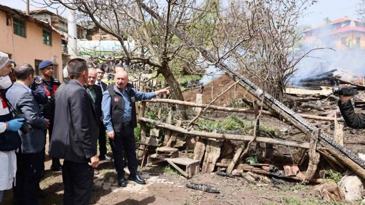 Vali Ali Çalgan, Yangın Bölgesini Ziyaret Etti