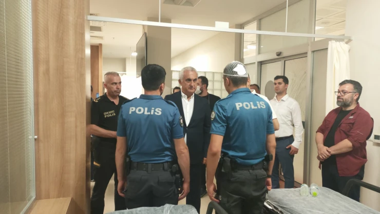 Vali Çakır, yaralı polisleri ziyaret etti