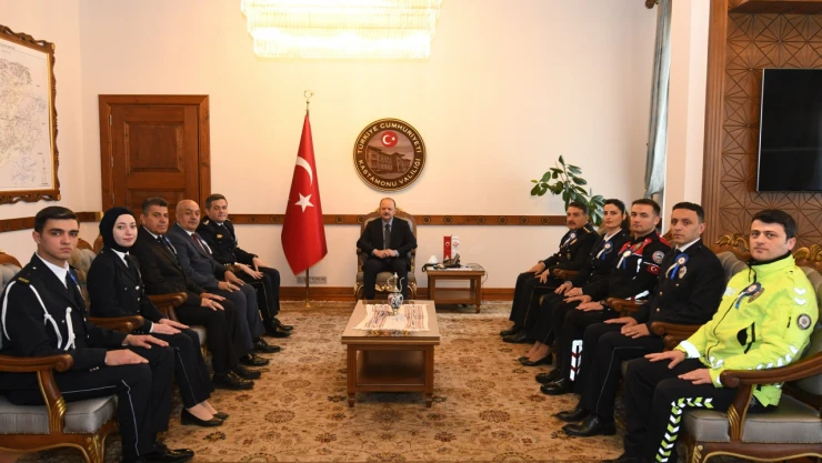 Vali Dallı Emniyet Mensuplarını Ağırladı