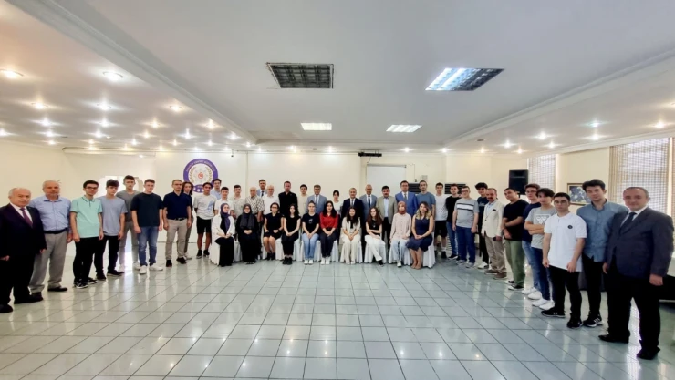 Vali Gürel'den öğrencilere tebrik