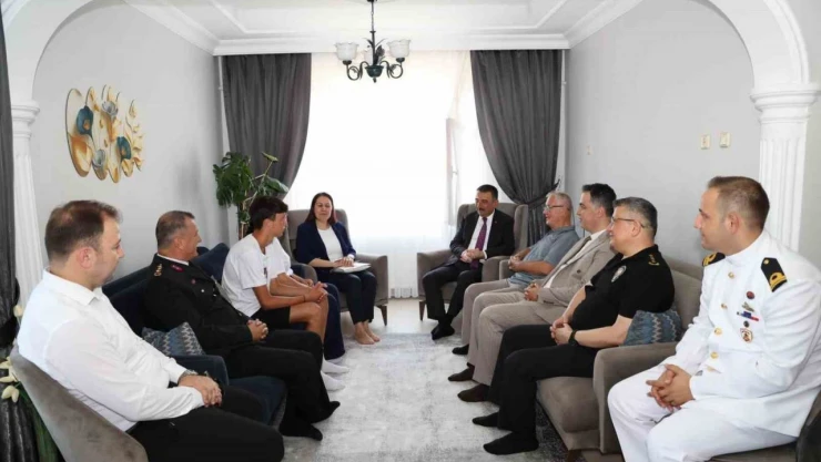 Vali Hacıbektaşoğlu'ndan Şehit Ailesine Ziyaret