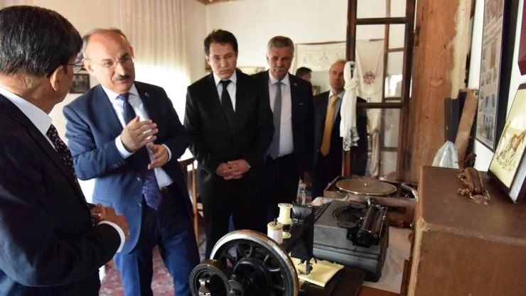 Vali Karadeniz, Atatürk'ün konakladığı evi gezdi