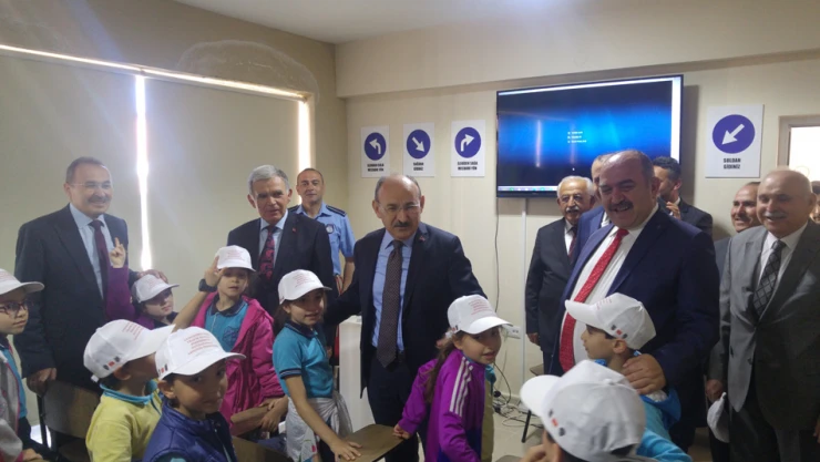 Vali Karadeniz, trafik eğitimini vurguladı