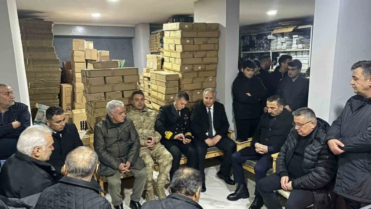 Vali Osman Hacıbektaşoğlu Şehit Ailesini Ziyaret Etti