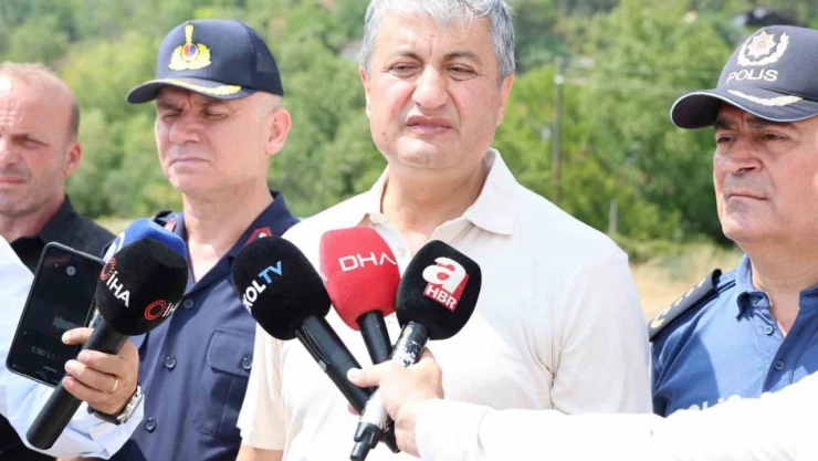 Vali Yavuz: 'Orman Yangını Tek Bir Noktada Devam Ediyor'