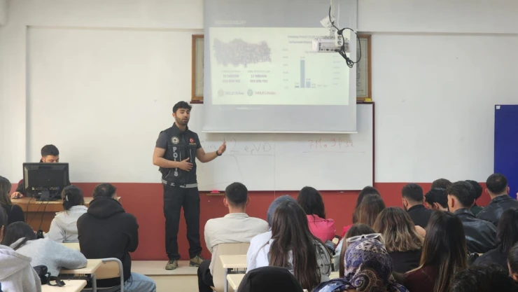 Vatandaşlara Narkotik Konulu Eğitim Verildi