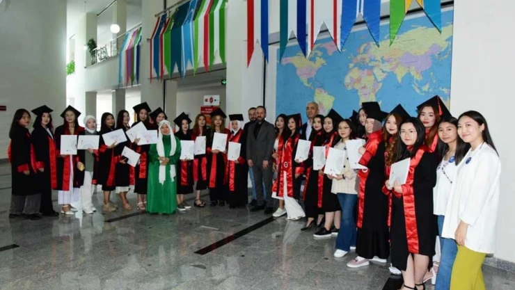 Yabancı öğrenciler sertifikalarını aldı