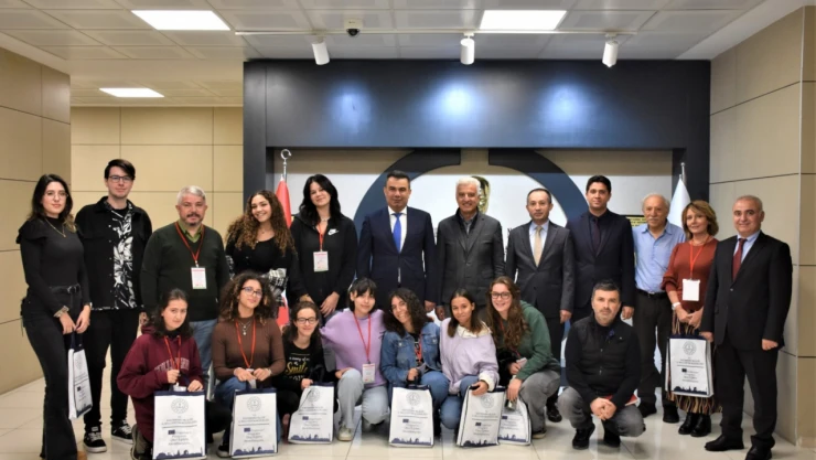 Yabancı Öğrencilerden Milli Eğitim'e Ziyaret